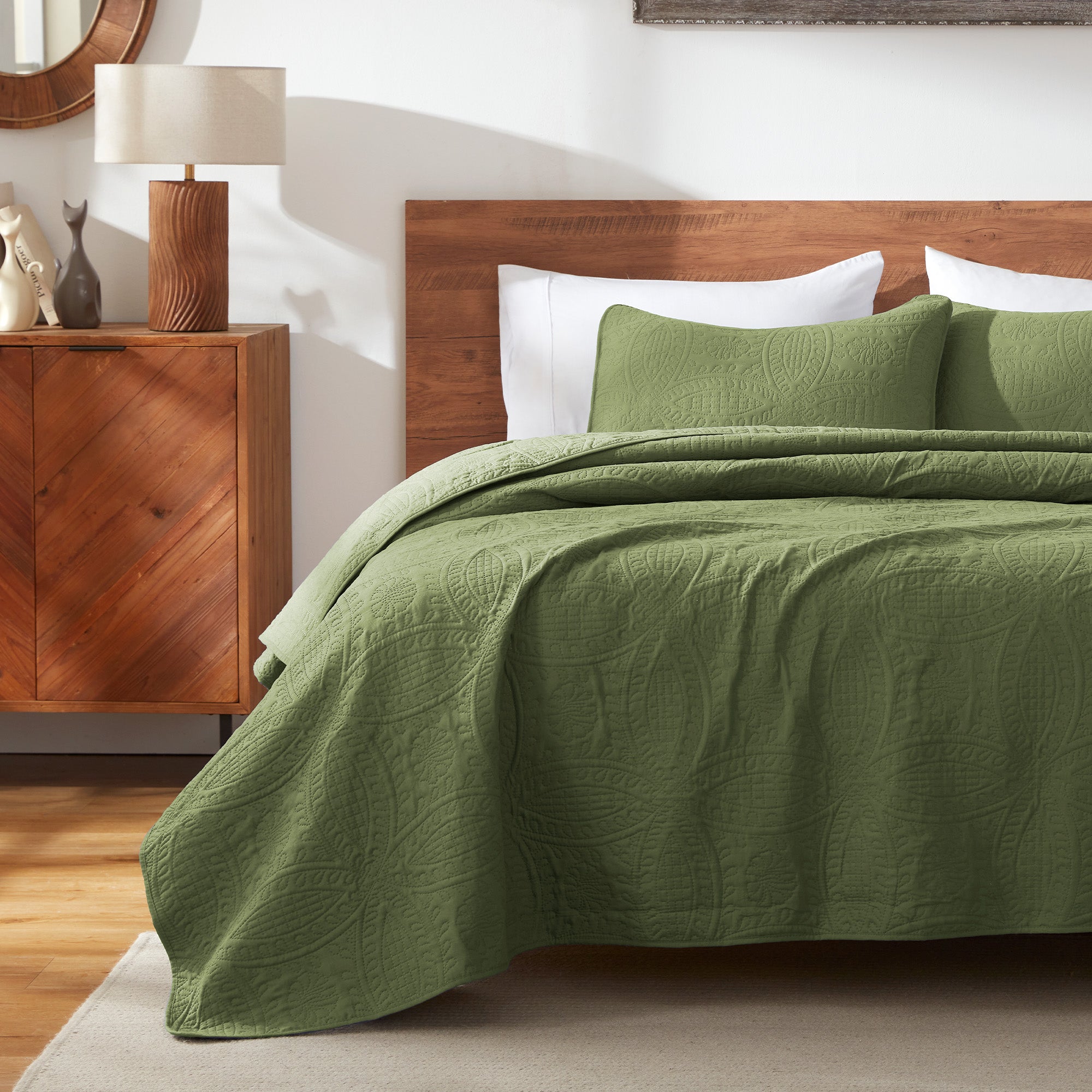 Sleep Zone Ultrasonic Medallion Quilt Set