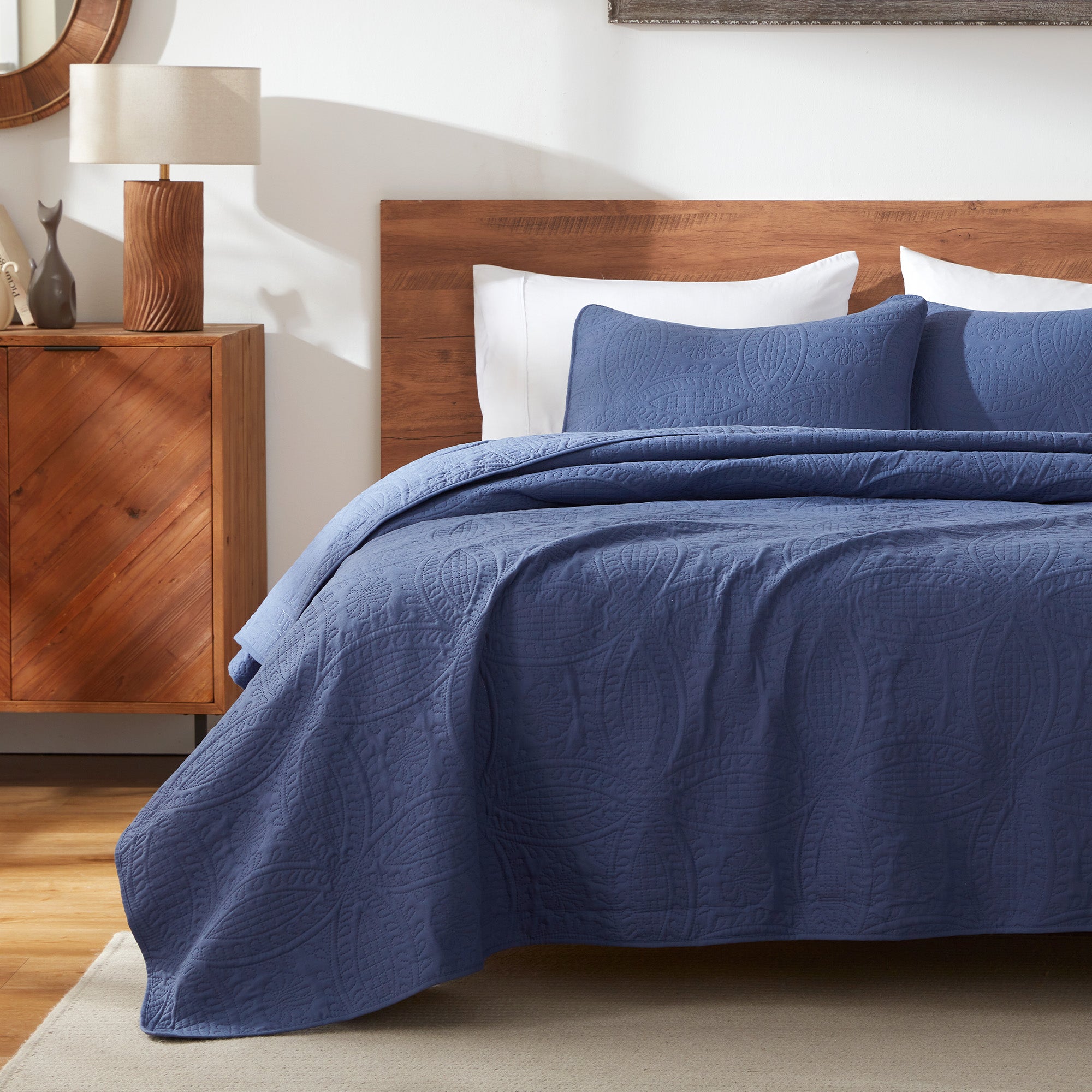 Sleep Zone Ultrasonic Medallion Quilt Set