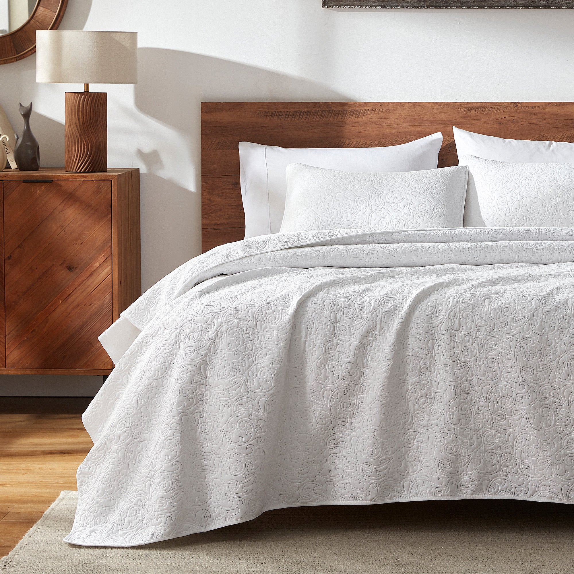 Sleep Zone Ultrasonic Scroll Quilt Set