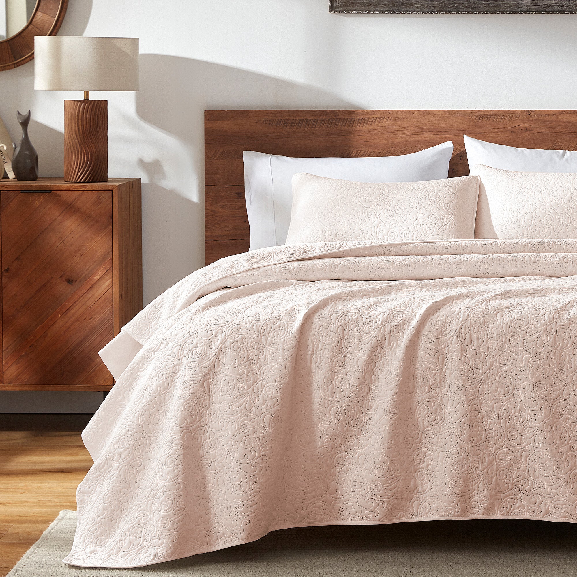 Sleep Zone Ultrasonic Scroll Quilt Set