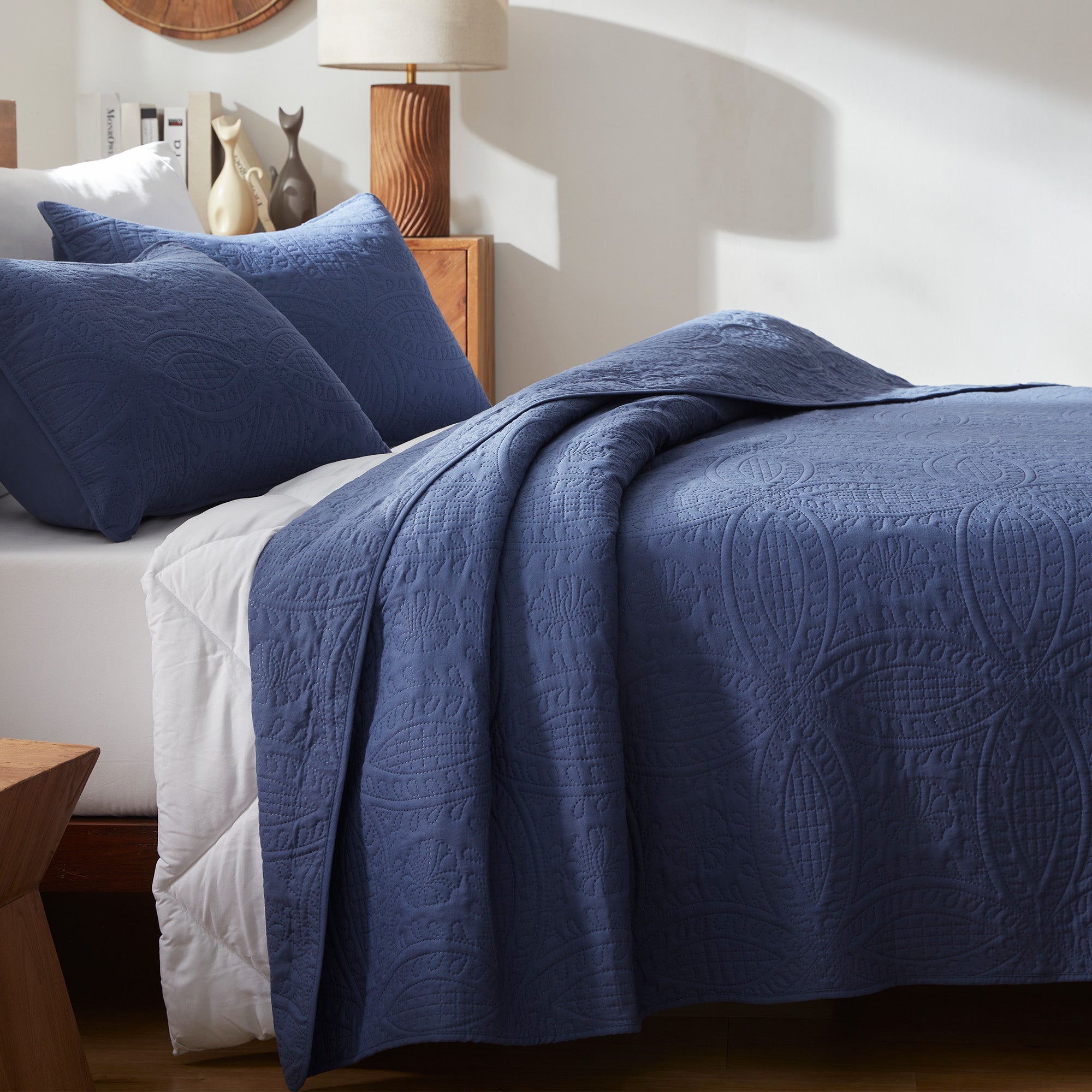Sleep Zone Ultrasonic Medallion Quilt Set