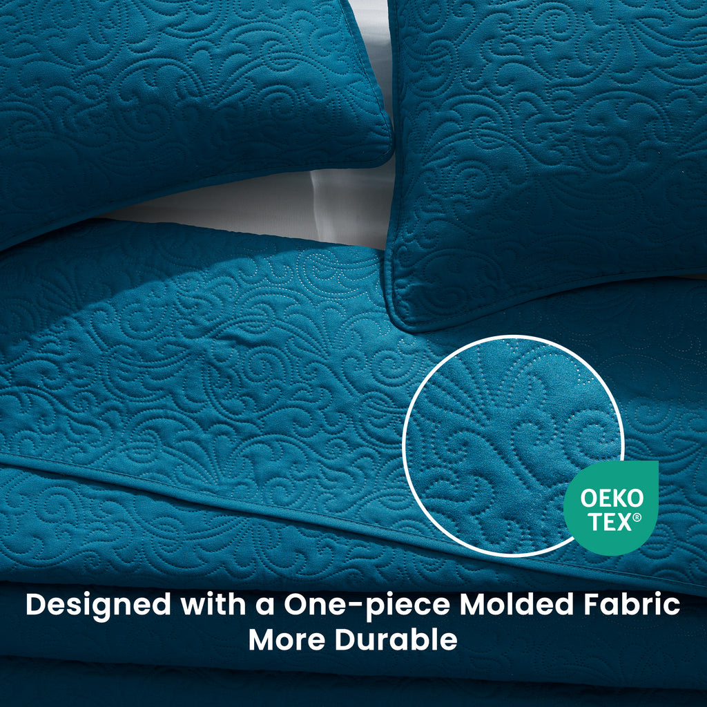 Sleep Zone Ultrasonic Scroll Quilt Set