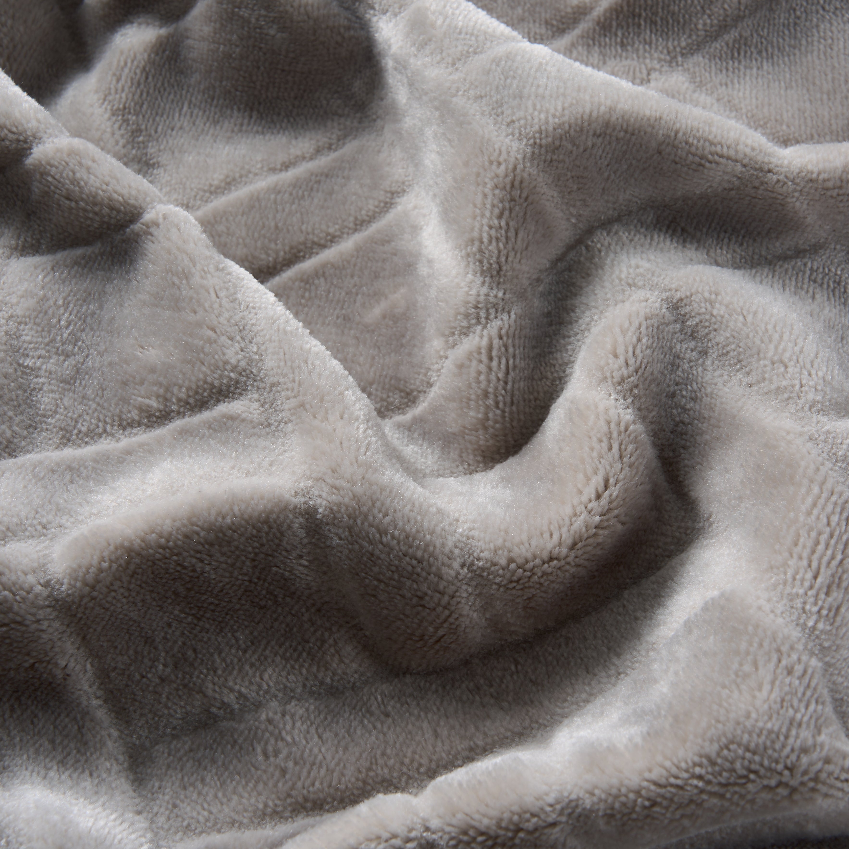 Plush Fringe Blanket Set, 240GSM Flannel, Diamond Quilted, Soft & Warm with Decorative Fringe