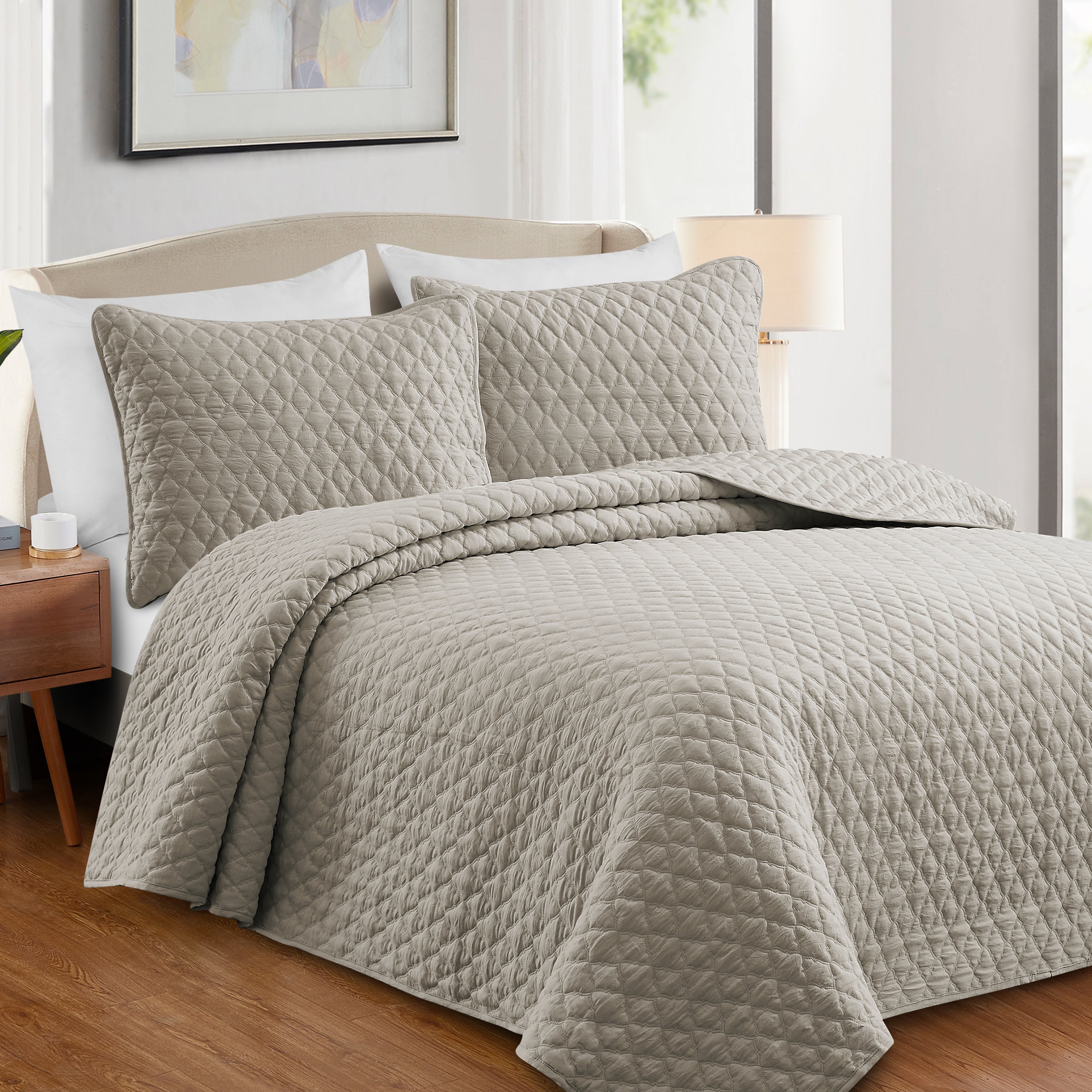 Diamond Pattern Queen Quilt Set, All Season Lightweight Bedspread Coverlet, Soft Brushed Microfiber, Machine Washable