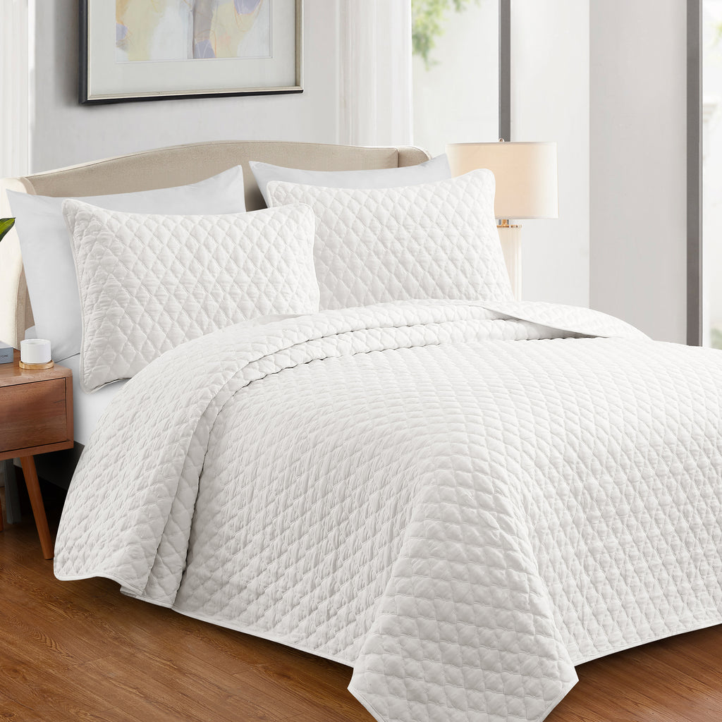 Diamond Pattern Queen Quilt Set, All Season Lightweight Bedspread Coverlet, Soft Brushed Microfiber, Machine Washable