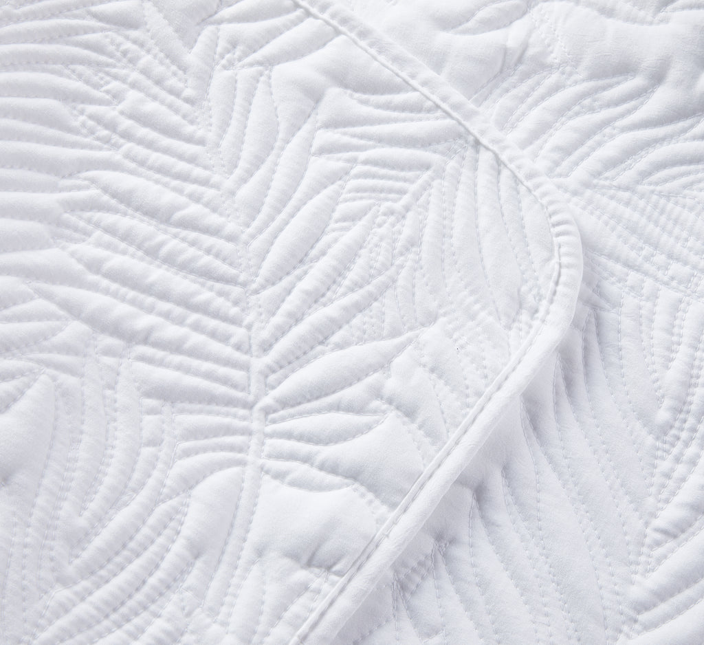 Leaf Pattern Lightweight All Season Quilt Set, Ultra Soft Brushed Microfiber Bedspread, Machine Washable